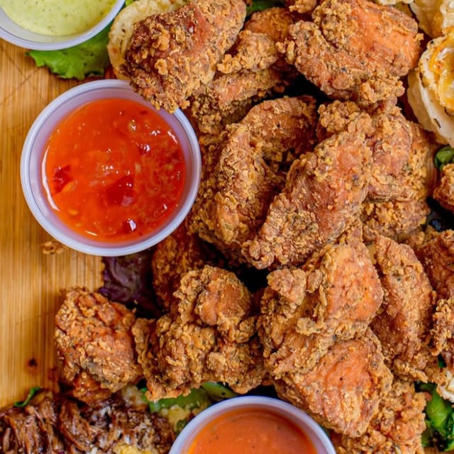 Chicharrón De Pollo with 2 Sides.